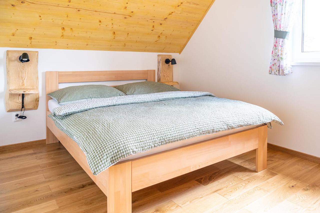 Apartmany Pod Rozsutcom - Zatkov Dvor - Prijazd Do Ubytovania Autom S Pohonom 4X4 Terchová Eksteriør billede